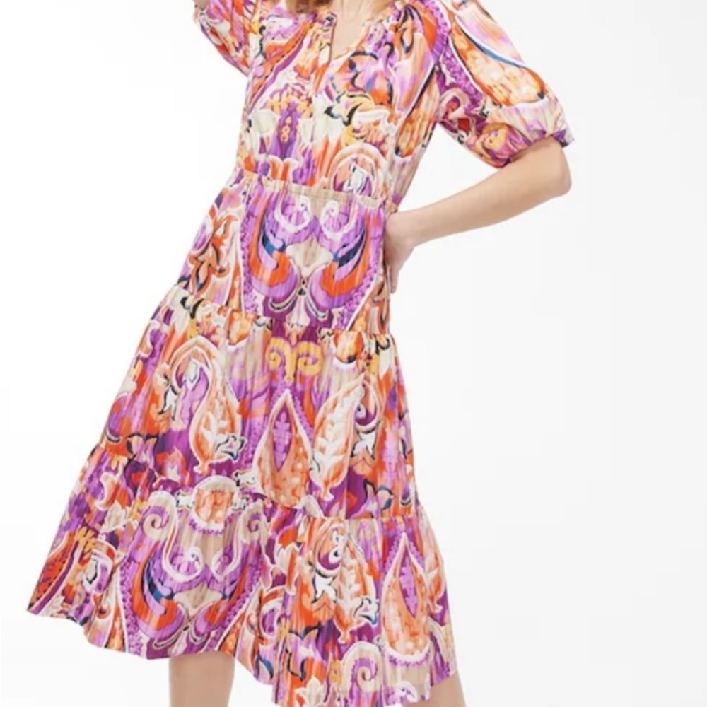 Nwt-New with tag. Chico’s 40th Anniversary Paisley Tiered midi Dress. Sz 1/US 8.